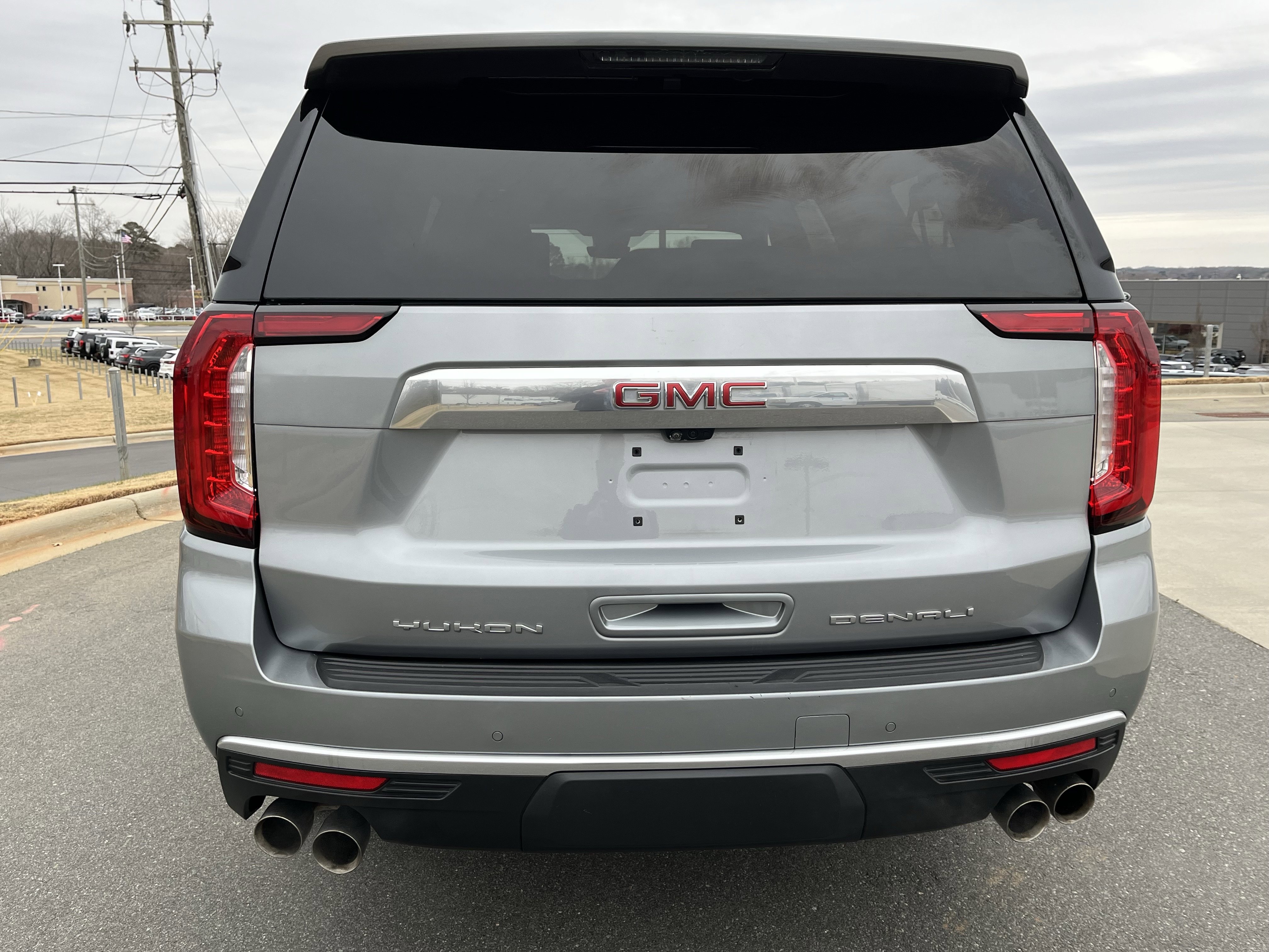 Used 2024 GMC Yukon XL Denali w/ Advanced Technology Package image 8