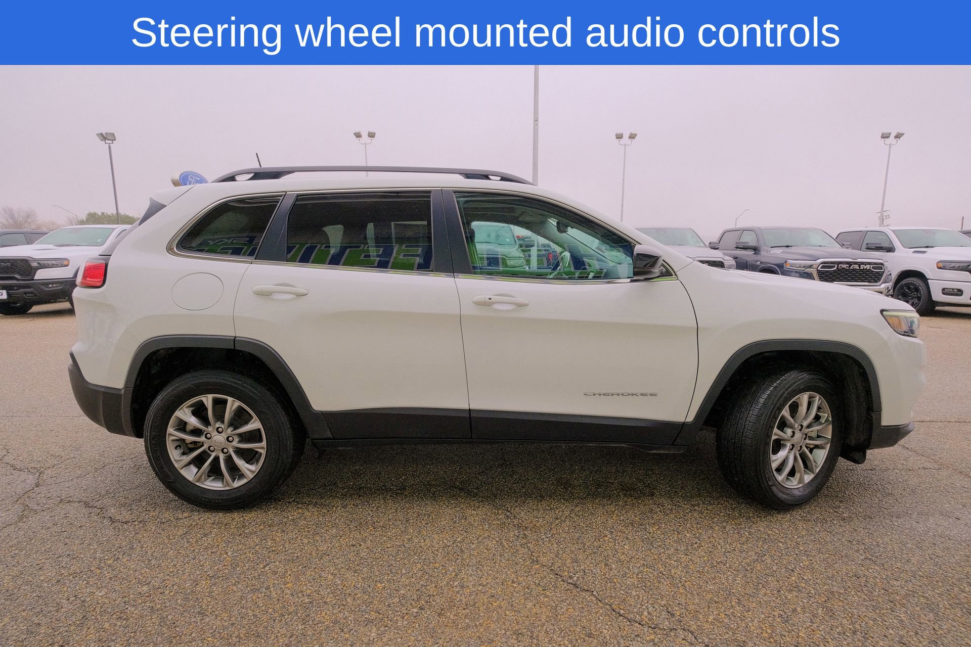 Used 2022 Jeep Cherokee Latitude Lux w/ Sun & Sound Group image 9