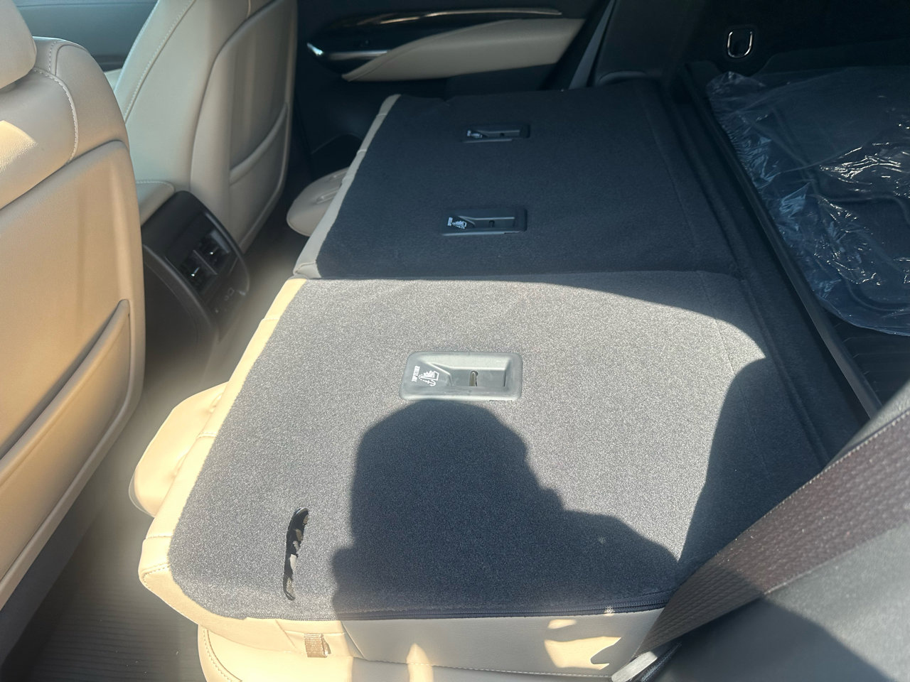 Used 2025 Cadillac XT4 Premium Luxury w/ Technology Package image 23