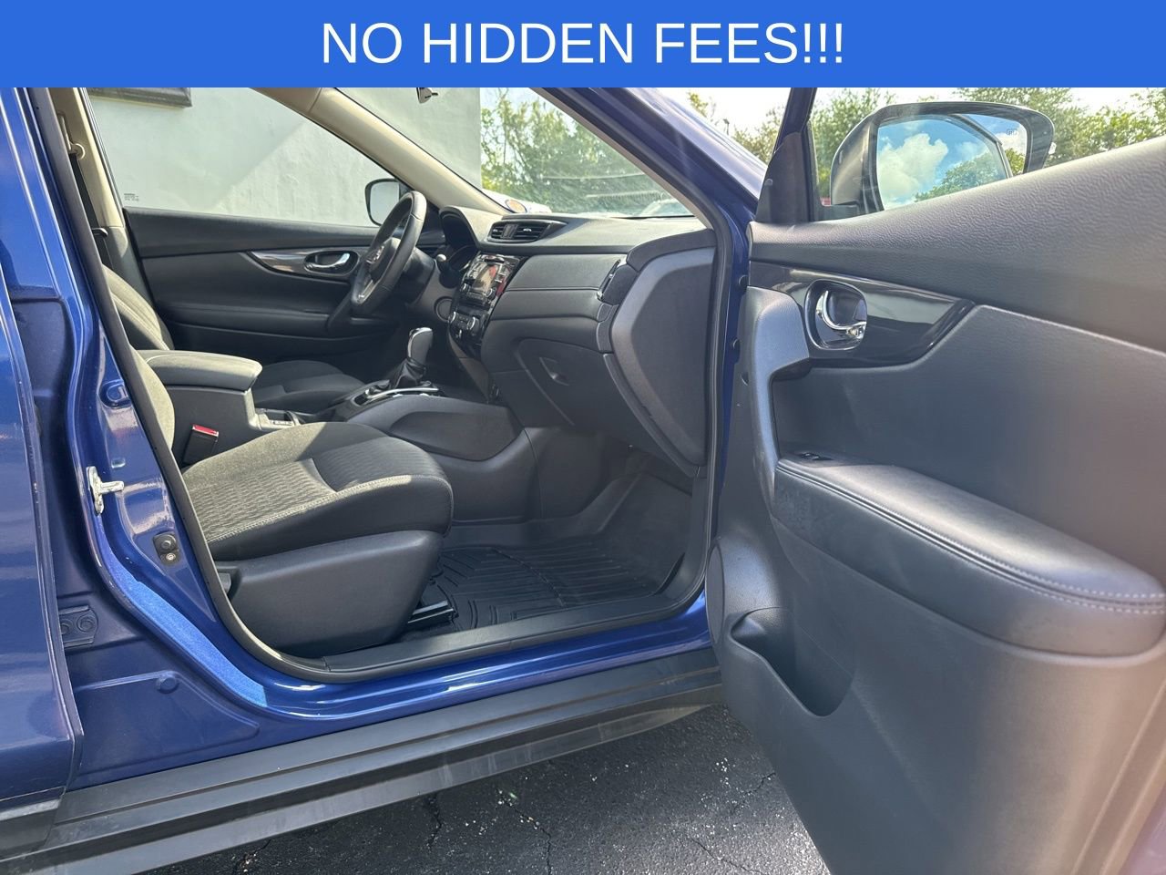 Used 2017 Nissan Rogue SV AWD/4WD image 14