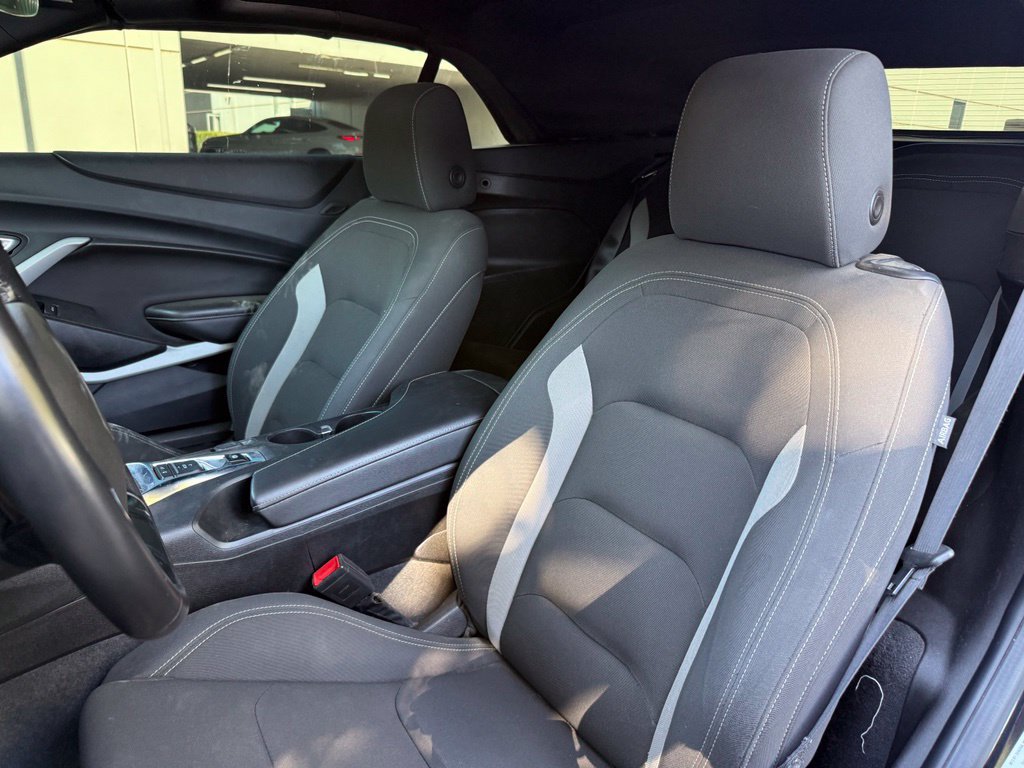 Used 2023 Chevrolet Camaro LT RWD image 10