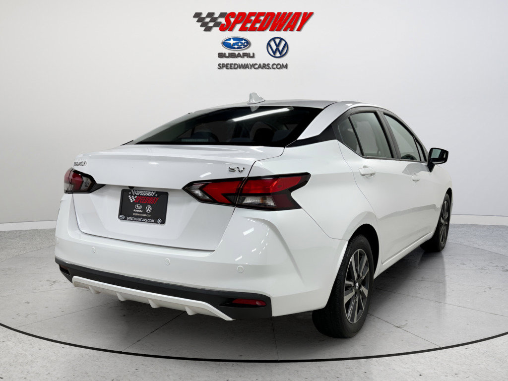 Used 2022 Nissan Versa SV image 7