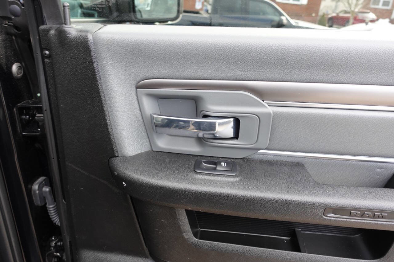 Used 2022 RAM 1500 Classic SLT w/ Electronics Convenience Group image 24