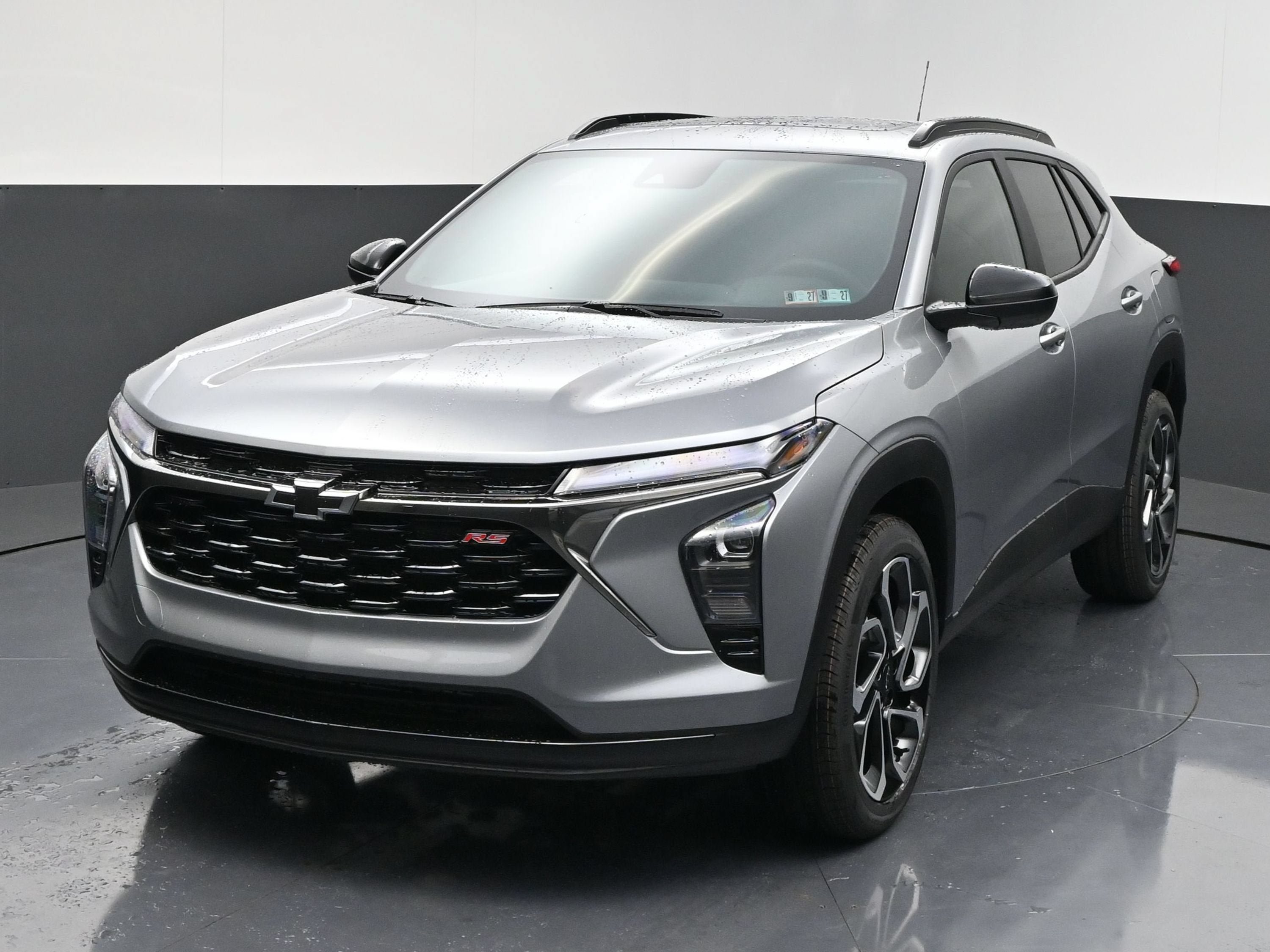 New 2026 Chevrolet Trax RS w/ Sunroof Package FWD image 4
