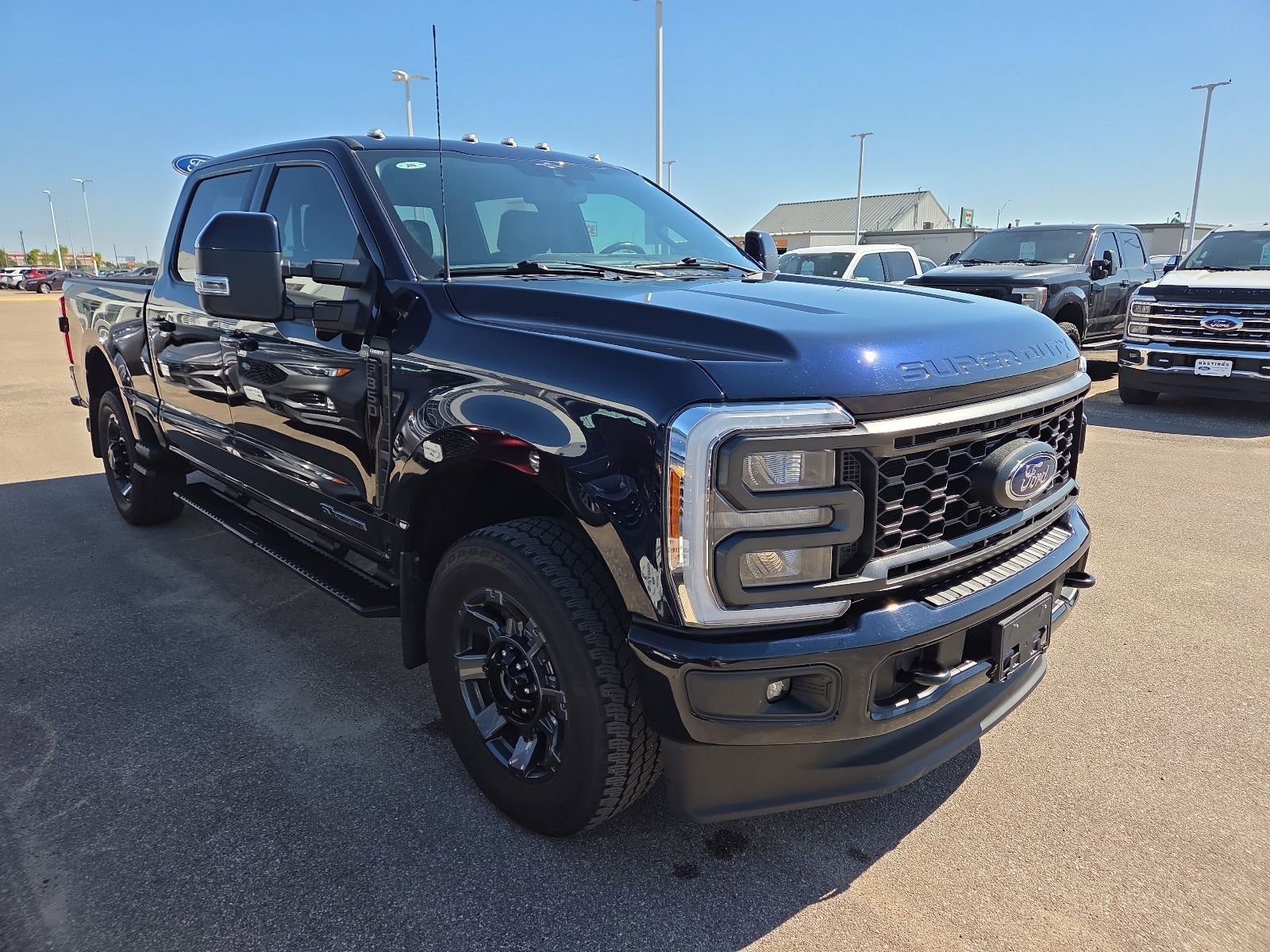 Used 2023 Ford F350 Lariat w/ Sport Appearance Package AWD/4WD image 6