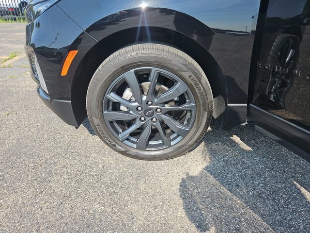 Used 2023 Chevrolet Equinox RS FWD image 26
