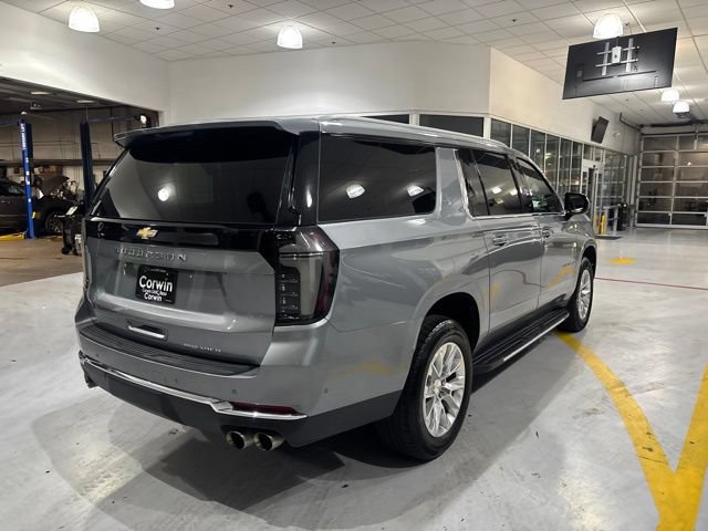 Used 2025 Chevrolet Suburban Premier AWD/4WD image 9