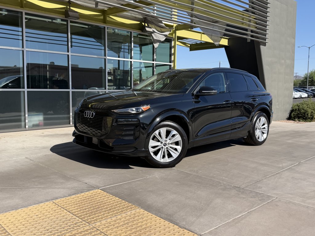 Used 2025 Audi Q6 e-tron Premium w/ Convenience Package RWD image 1