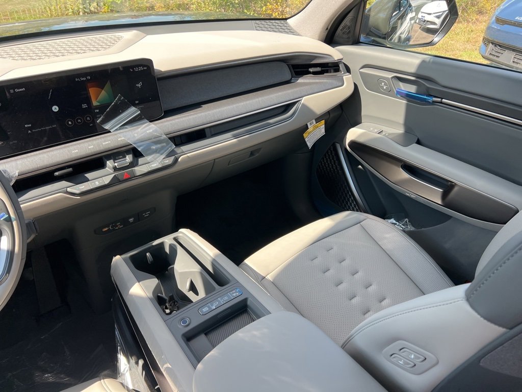 New 2026 Kia EV9 Wind image 11