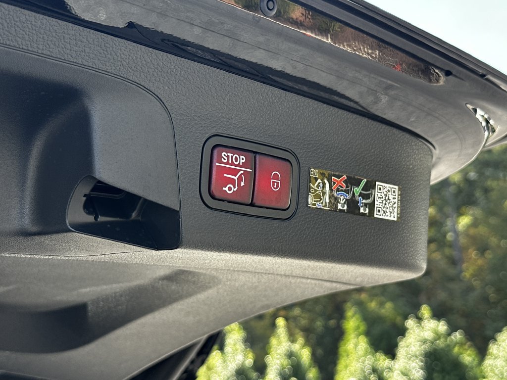 Certified 2025 Mercedes-Benz GLS 450 4MATIC w/ AMG Line Exterior image 22