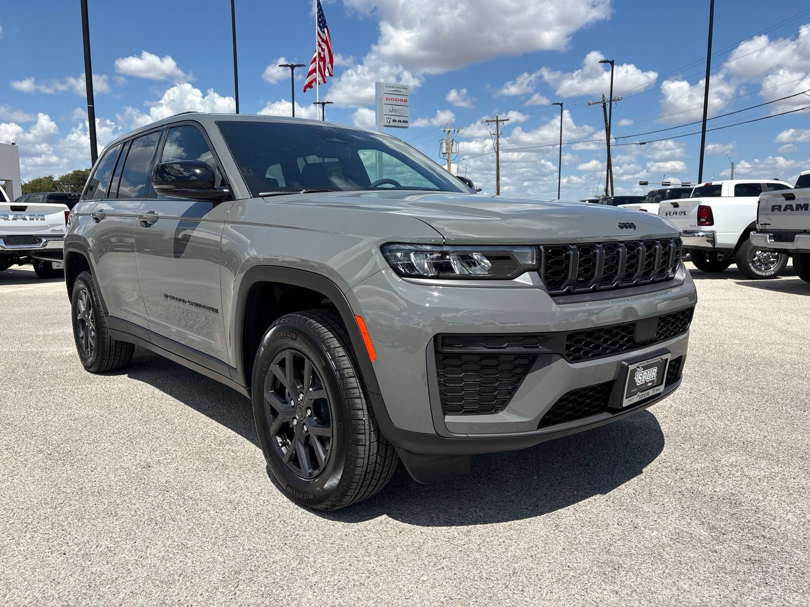New 2027 Jeep Grand Cherokee Altitude AWD/4WD image 8