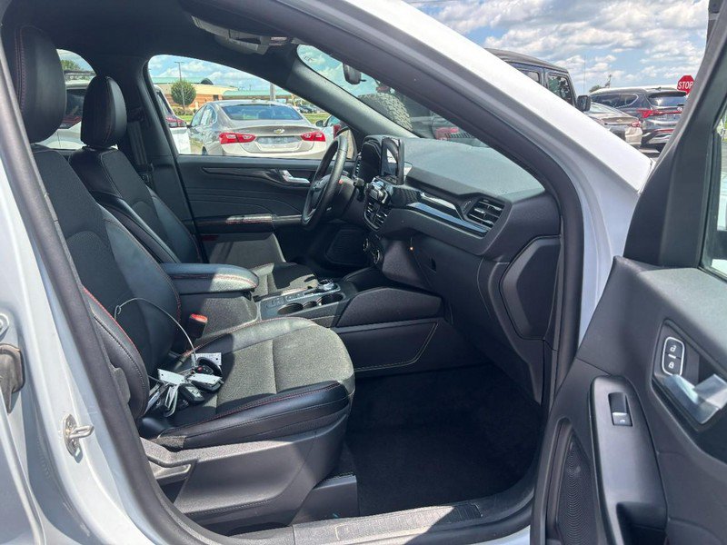 Used 2025 Ford Escape ST-Line FWD image 11
