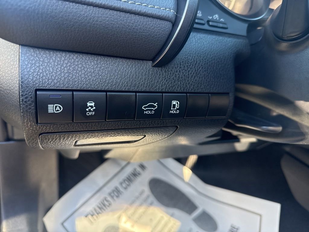 Used 2024 Toyota Camry SE w/ Convenience Package image 18
