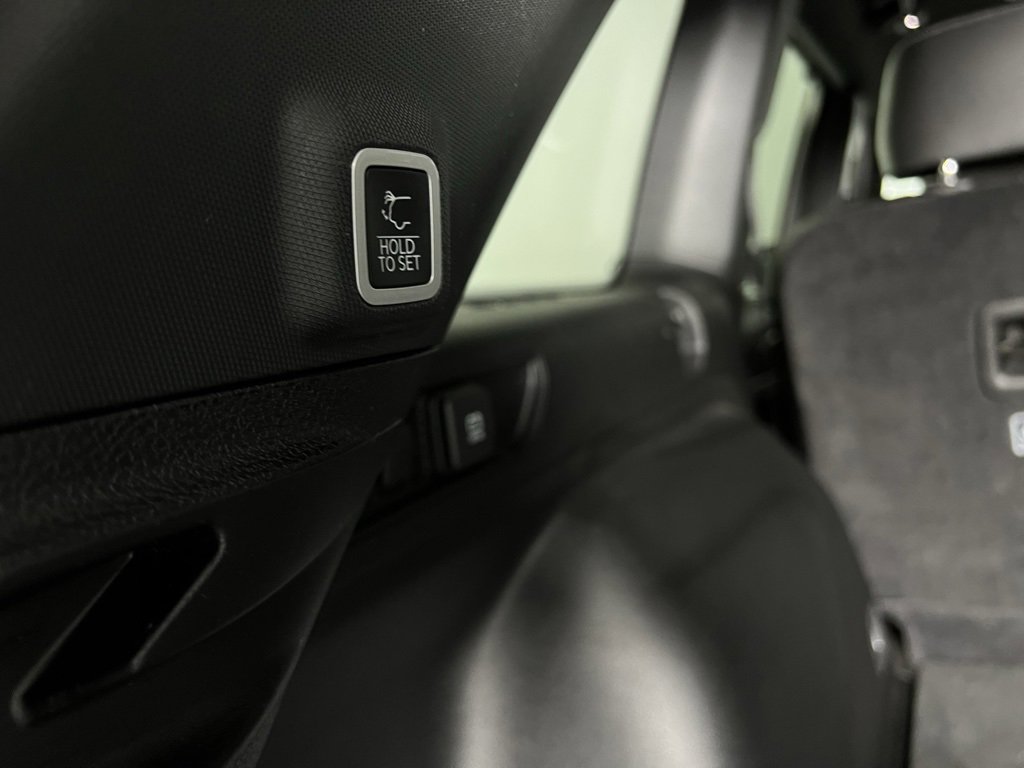 Used 2024 Jeep Grand Cherokee Limited w/ Luxury Tech Group II image 30