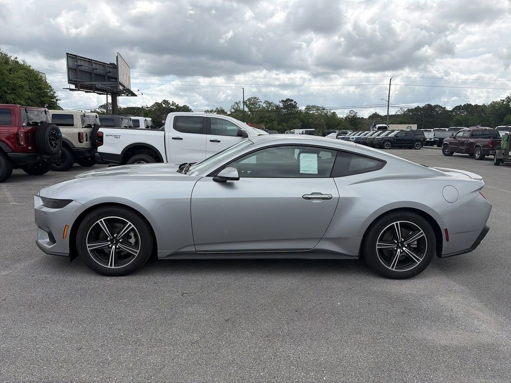 Used 2025 Ford Mustang Premium RWD image 4