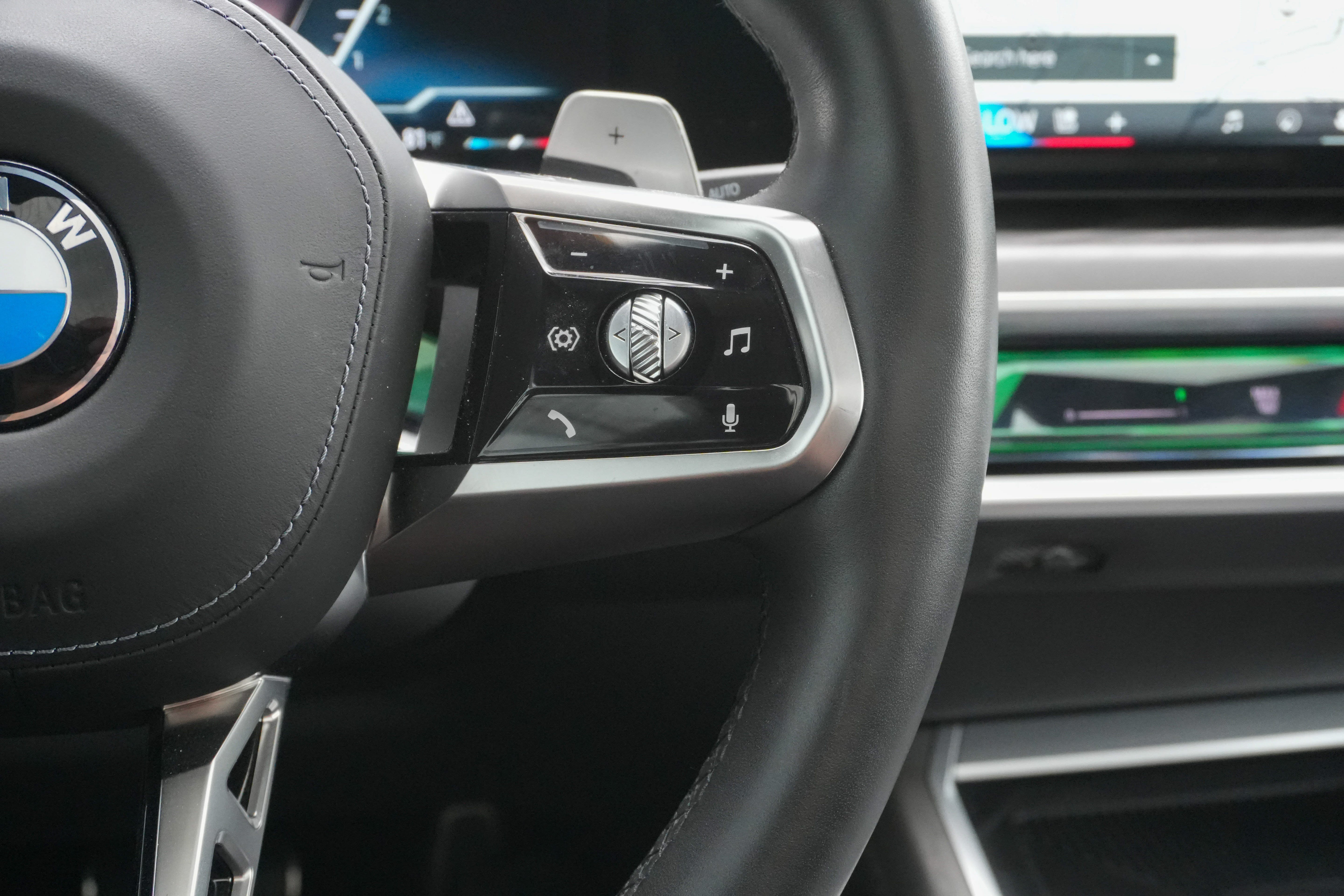 Certified 2023 BMW 740i RWD image 19