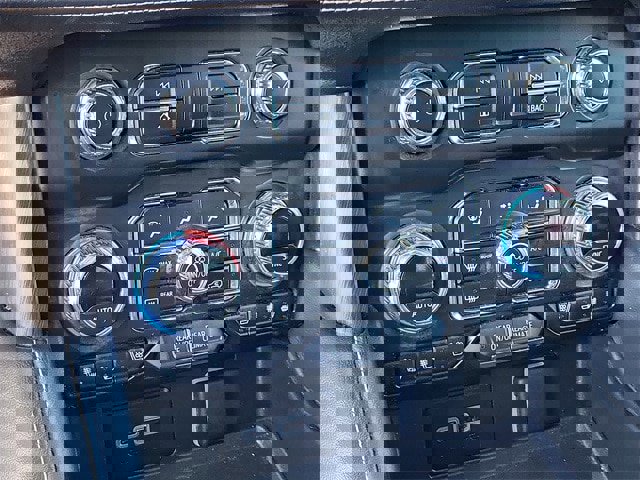 Used 2024 GMC Yukon XL AT4 image 18