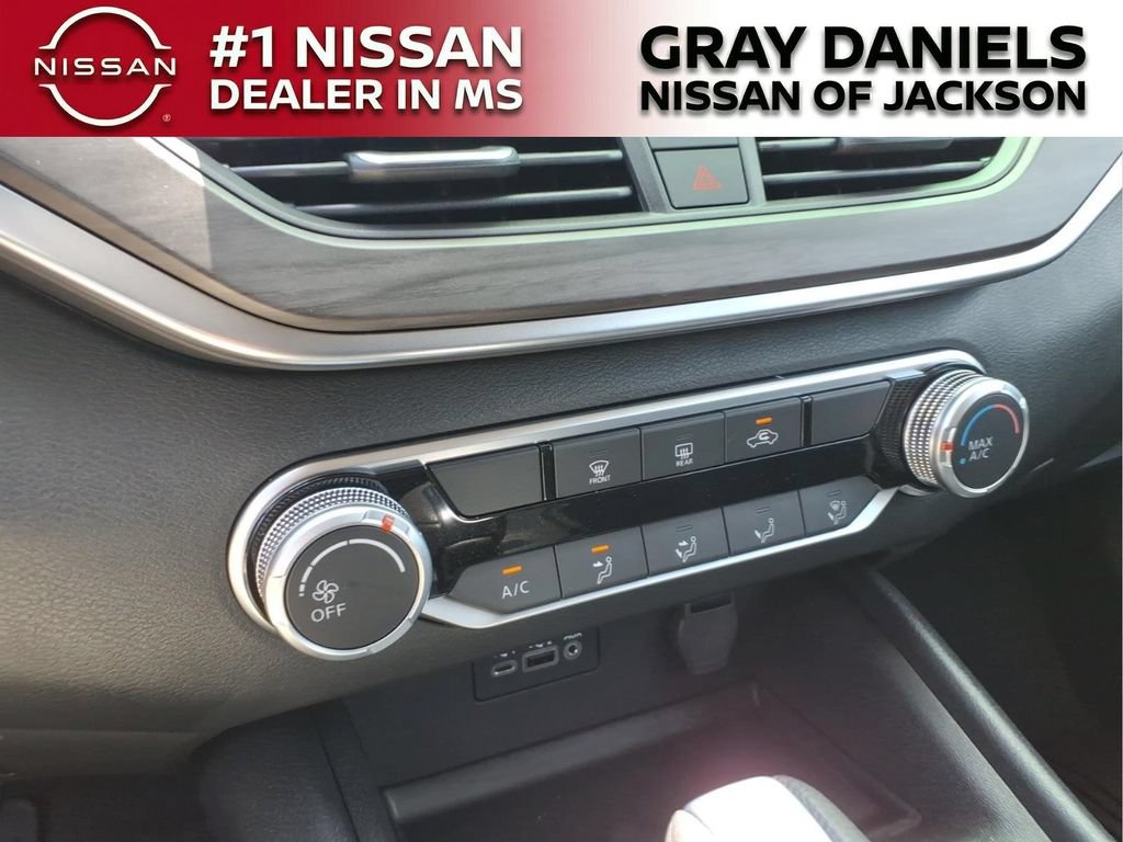 New 2026 Nissan Altima 2.5 SV FWD image 17