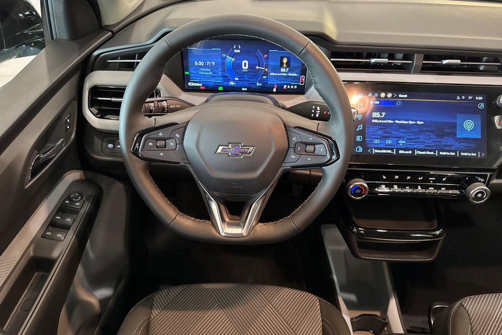 New 2027 Chevrolet Bolt LT w/ Comfort Package image 13
