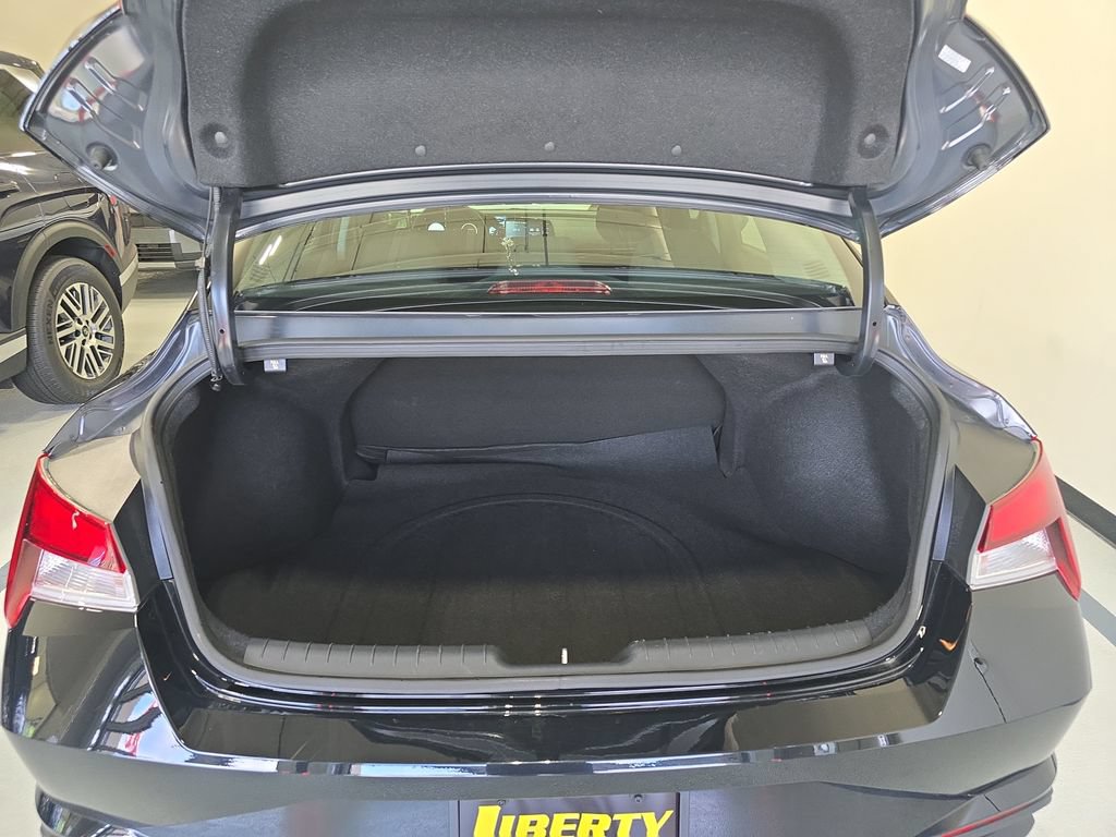 Certified 2022 Hyundai Elantra SEL w/ Convenience Package FWD image 22