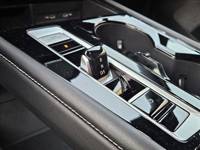 Used 2025 Volkswagen Atlas Cross Sport SE image 11