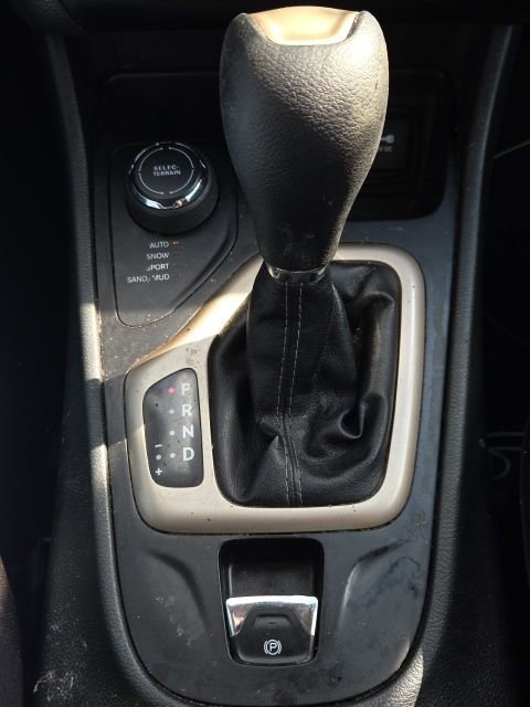 Used 2015 Jeep Cherokee Latitude w/ Cold Weather Group image 34