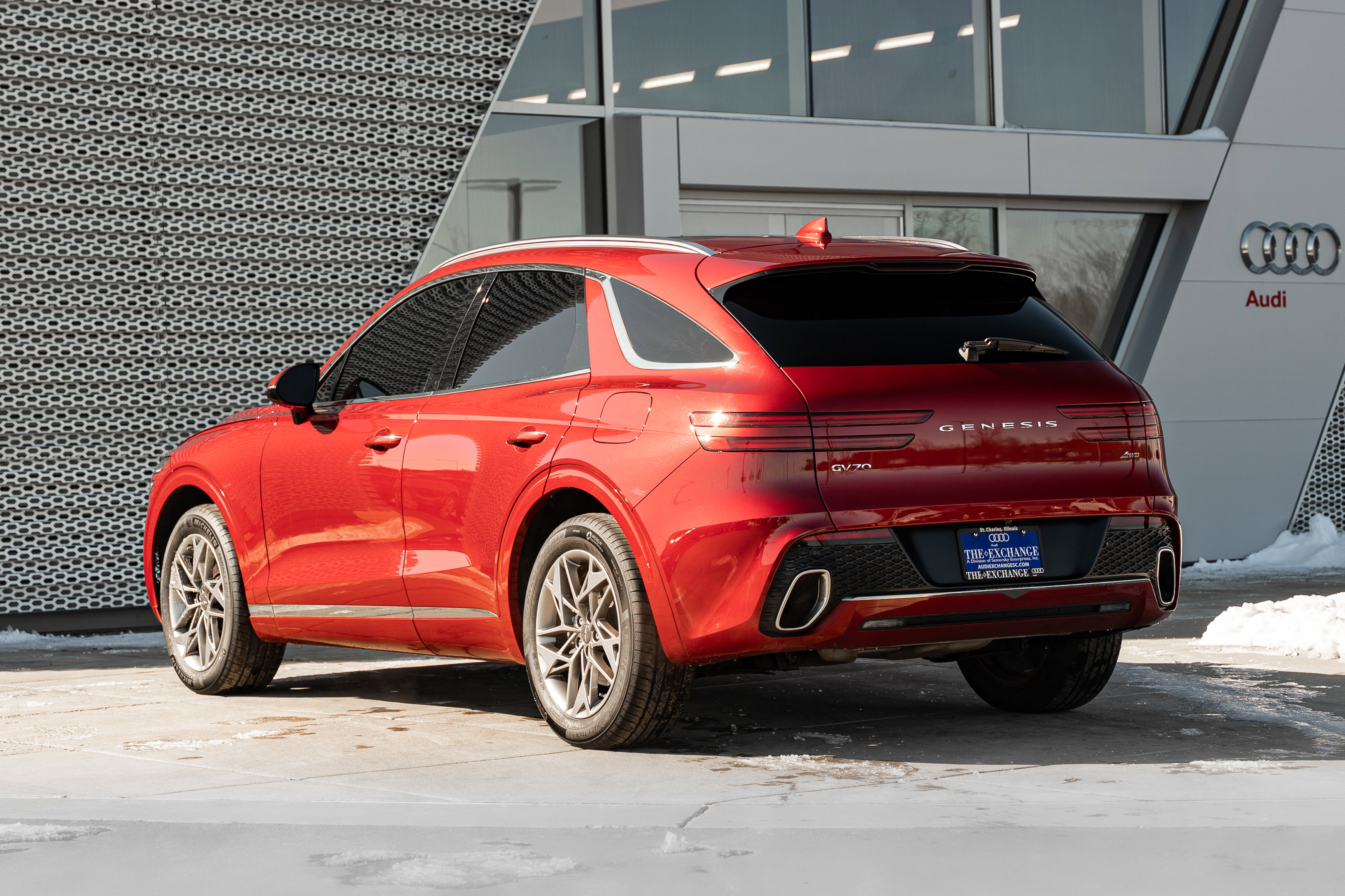 Used 2022 Genesis GV70 2.5T w/ Select Package image 5