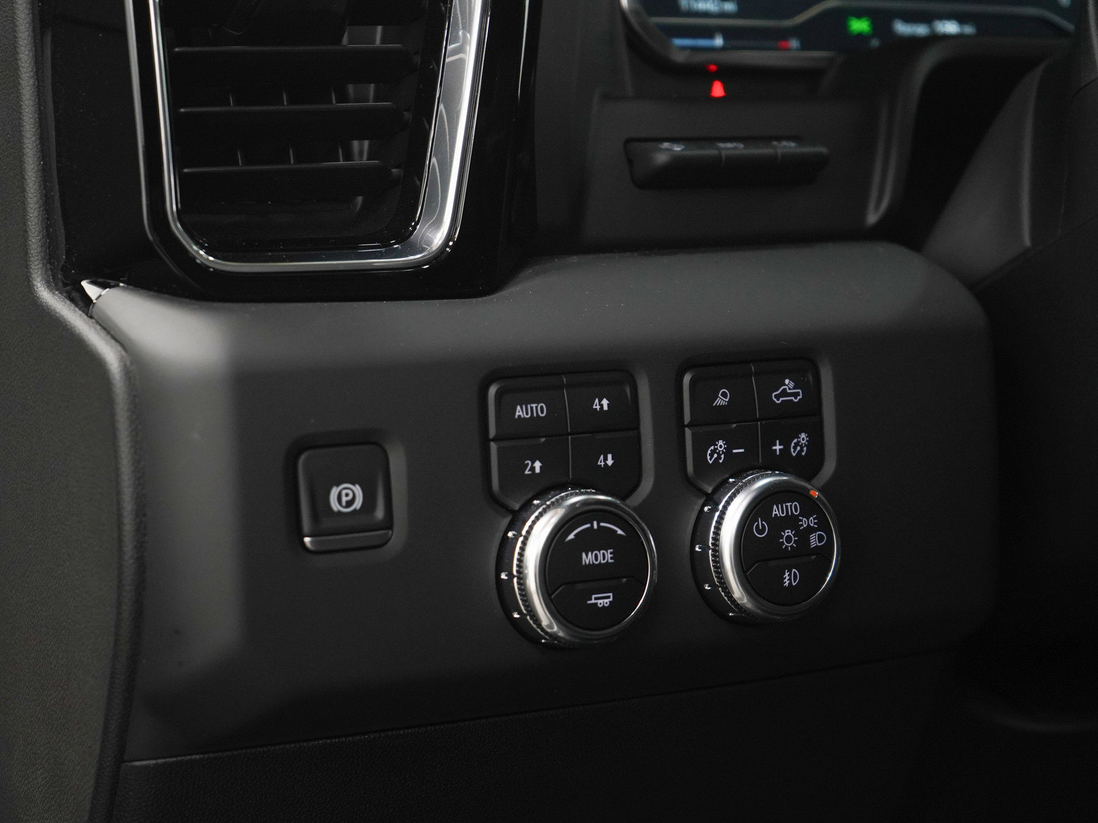 Used 2025 GMC Sierra 1500 Denali AWD/4WD image 25
