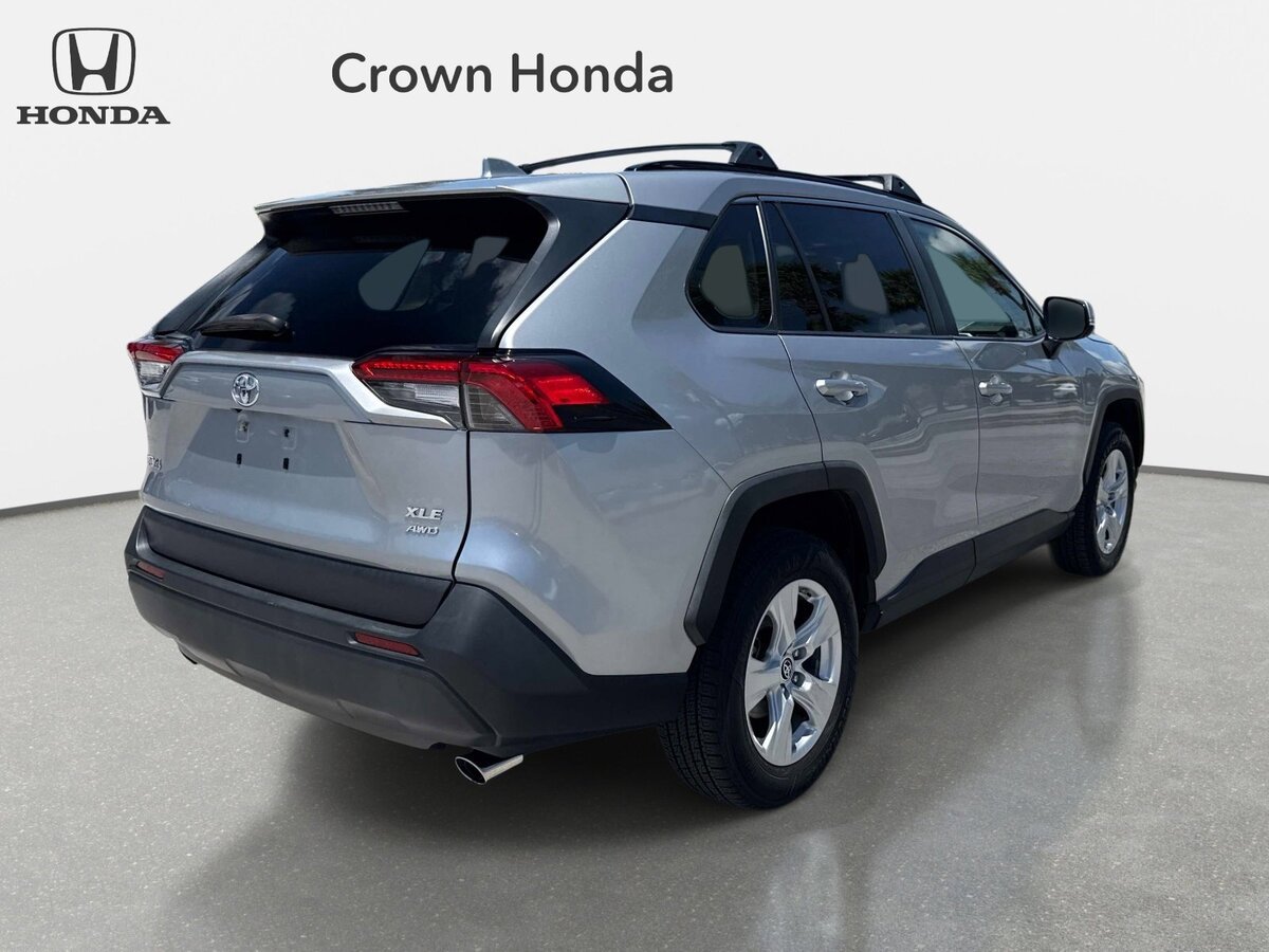 Used 2019 Toyota RAV4 XLE AWD/4WD image 4