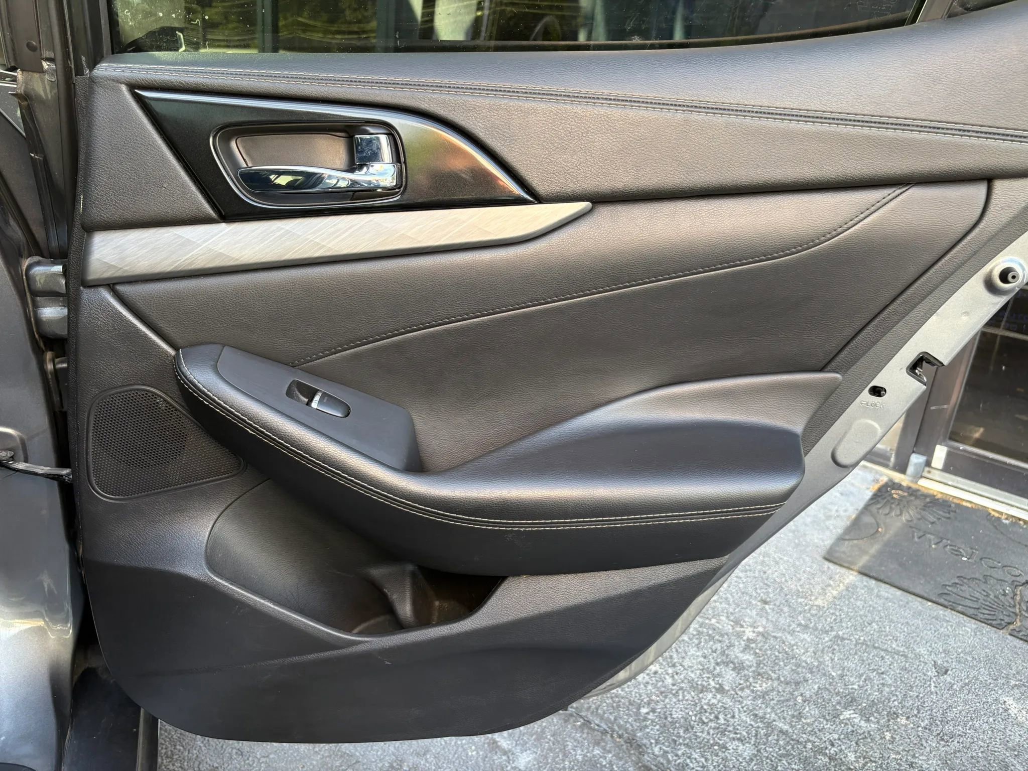 Used 2017 Nissan Maxima 3.5 SV FWD image 17