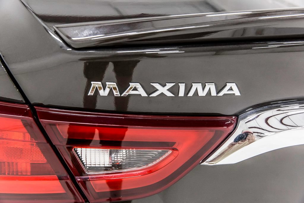 Used 2017 Nissan Maxima Platinum w/ Medallion Package FWD image 5