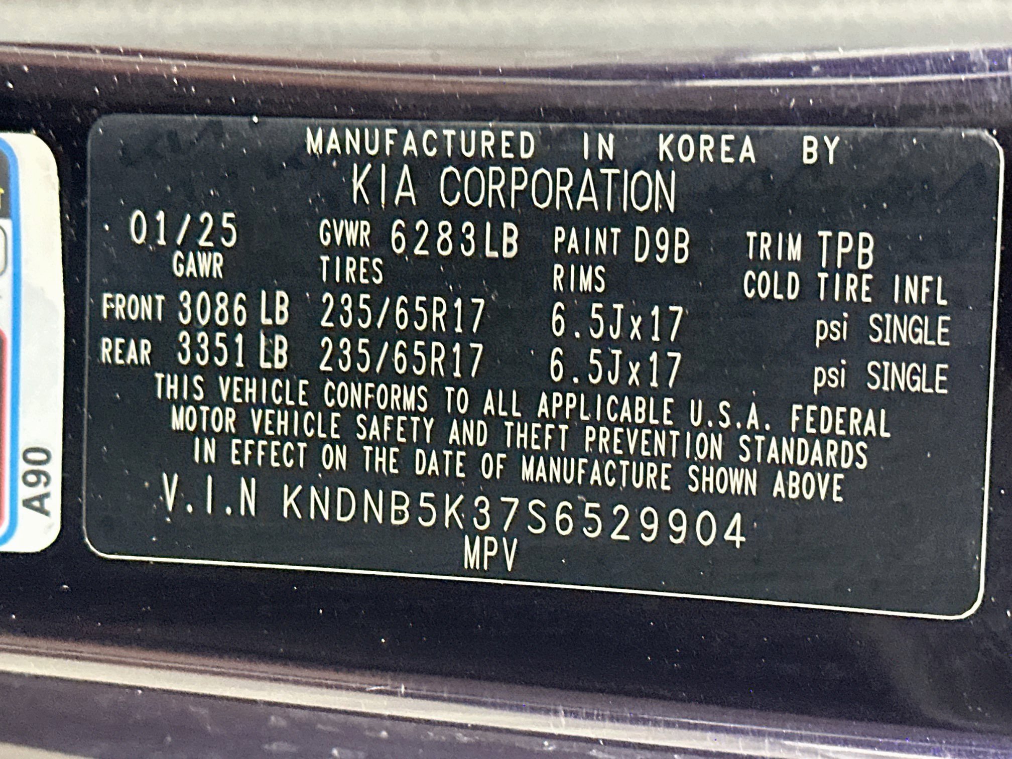 Used 2025 Kia Carnival FWD image 12