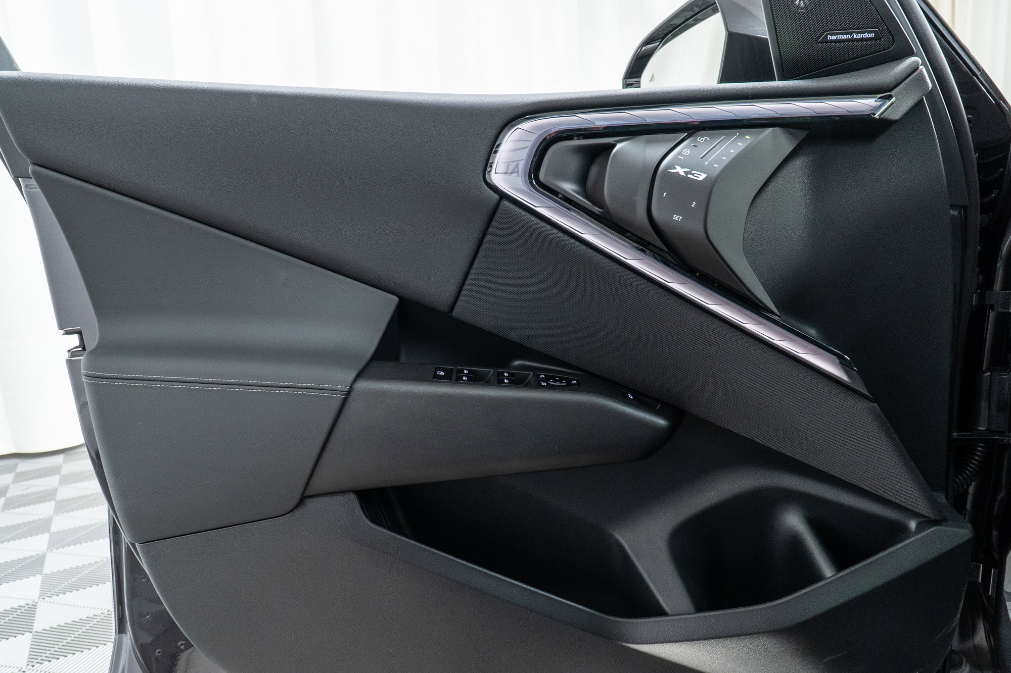 Used 2025 BMW X3 xDrive30i w/ Premium Package image 11