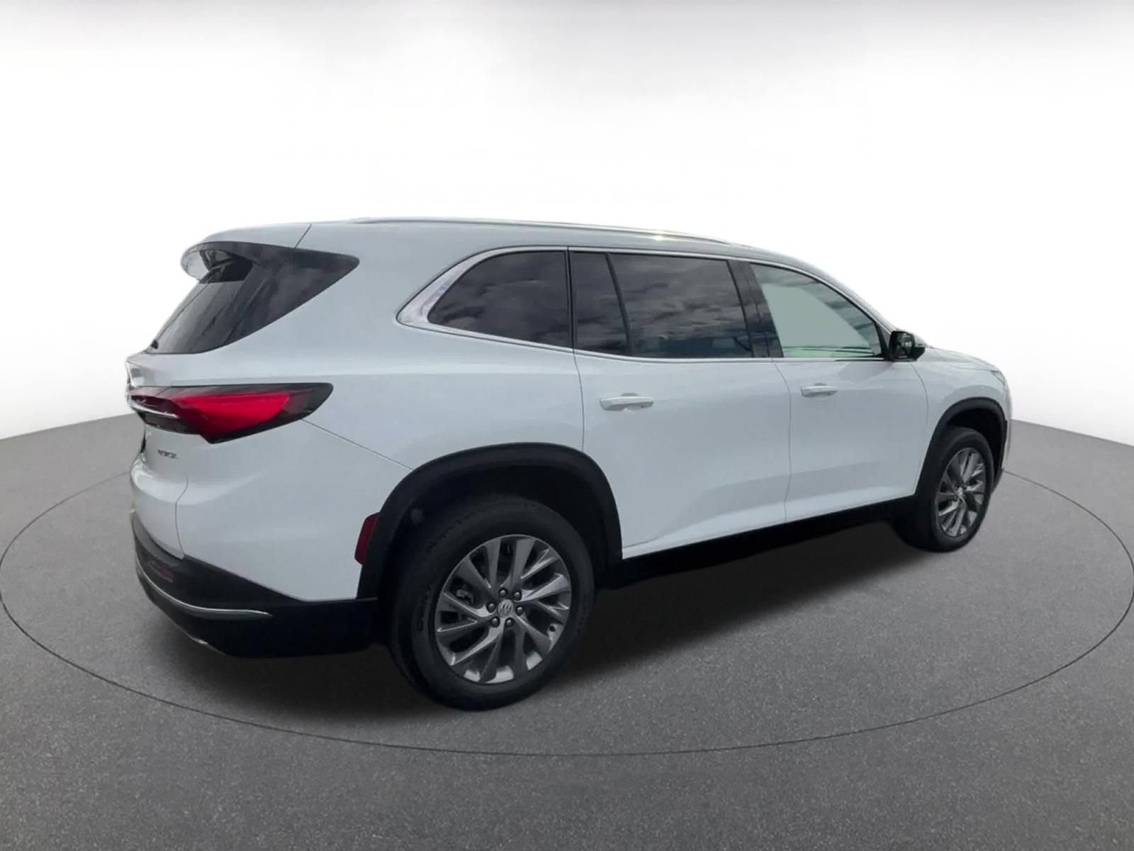 Used 2025 Buick Enclave Preferred AWD/4WD image 13