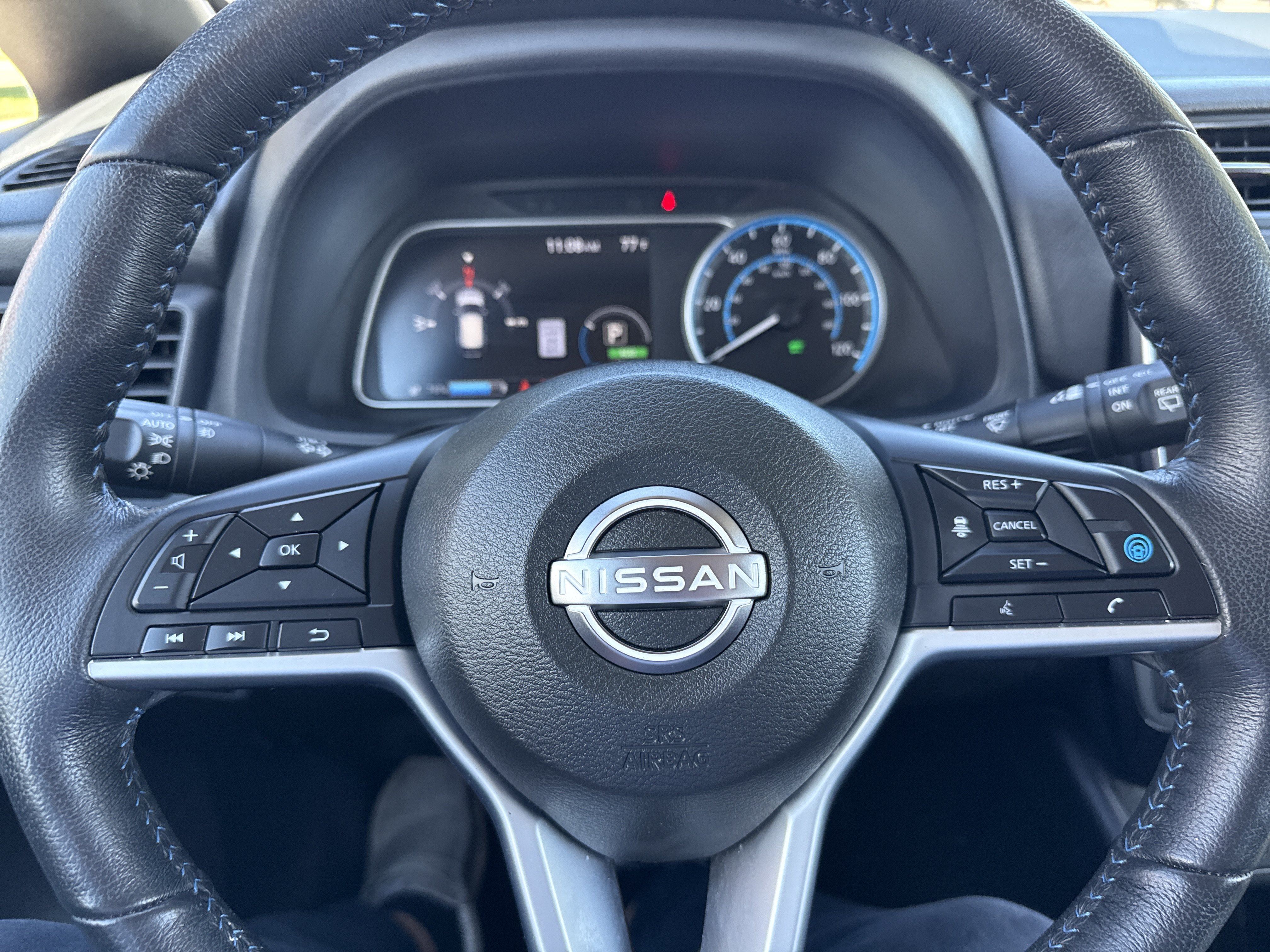 Certified 2025 Nissan Leaf SV Plus FWD image 17