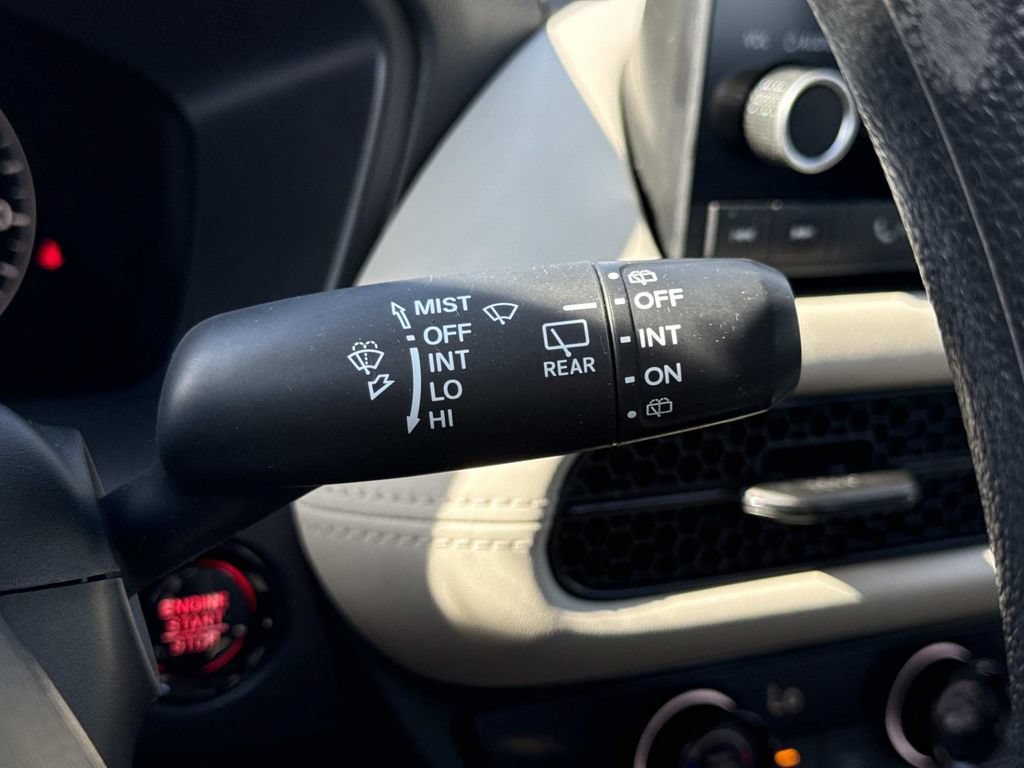 Used 2025 Honda HR-V LX image 12