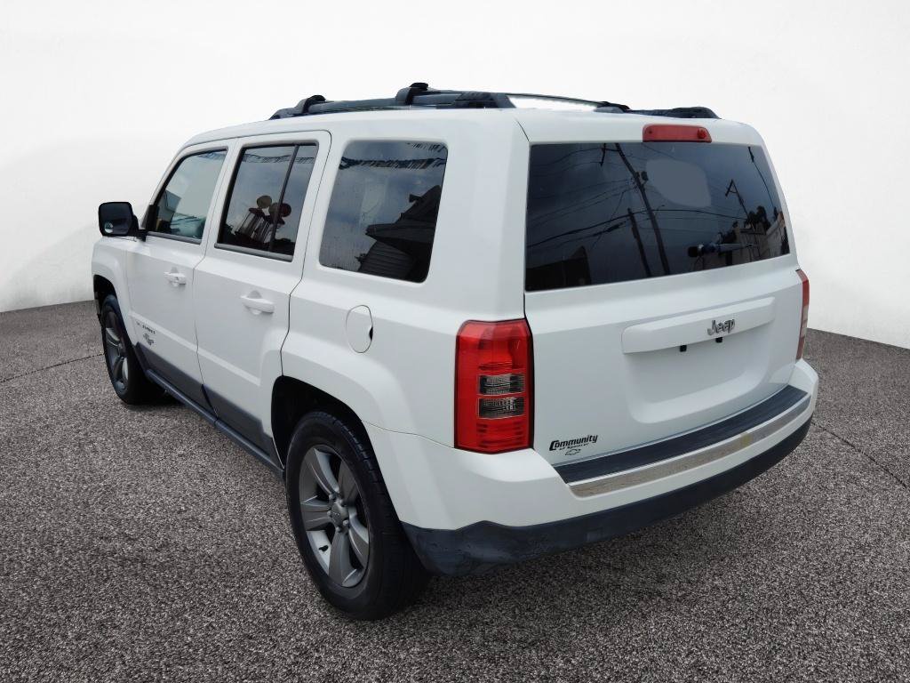 Used 2014 Jeep Patriot Latitude w/ Freedom Edition Package FWD image 5