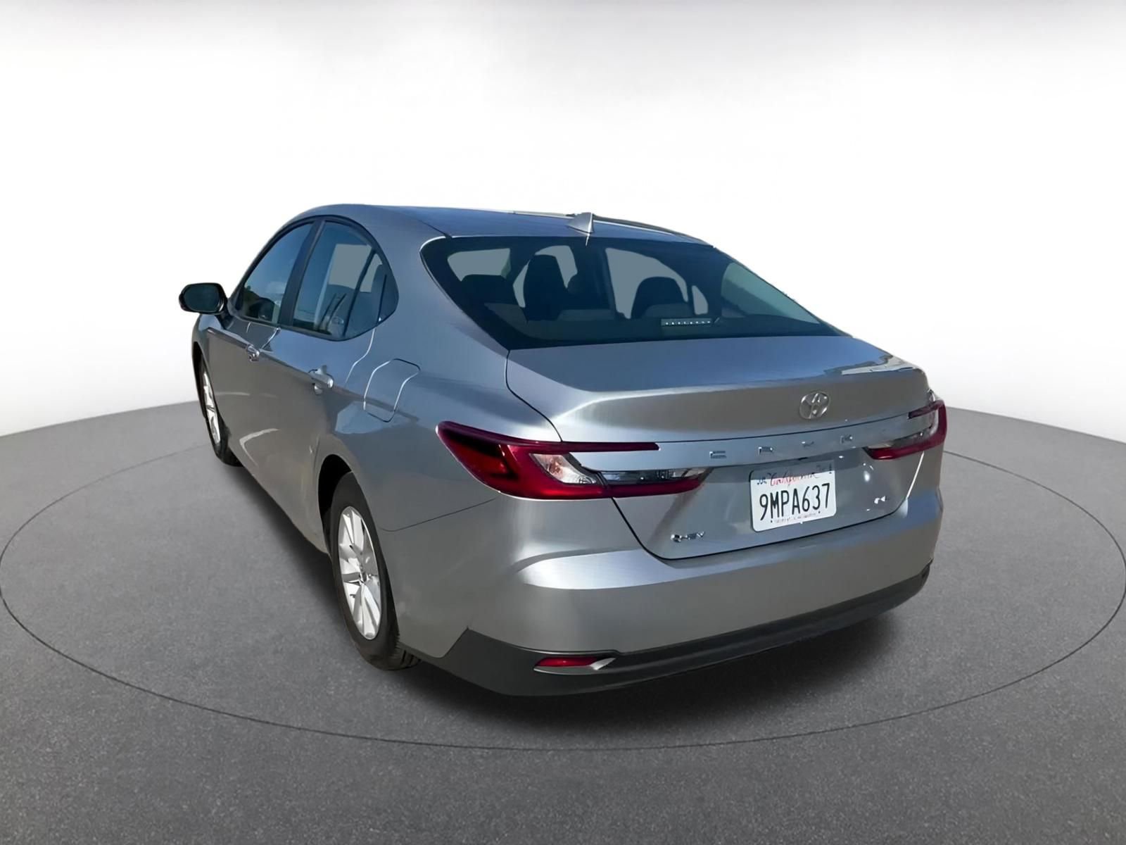 Used 2025 Toyota Camry LE image 11