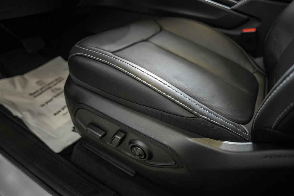 New 2026 Jeep Grand Cherokee L Limited AWD/4WD image 35