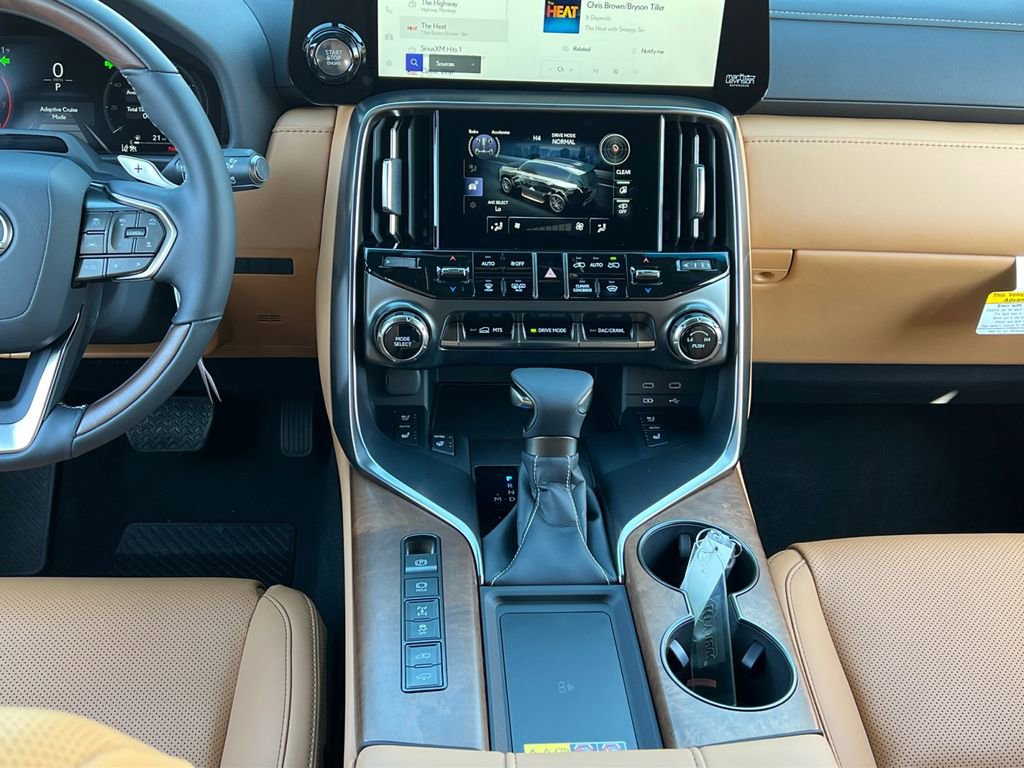 New 2025 Lexus LX 600 4WD w/ Luxury Package image 12