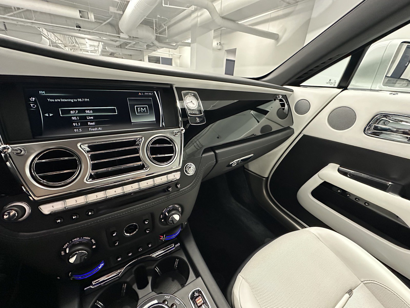 Certified 2019 Rolls-Royce Wraith RWD image 24