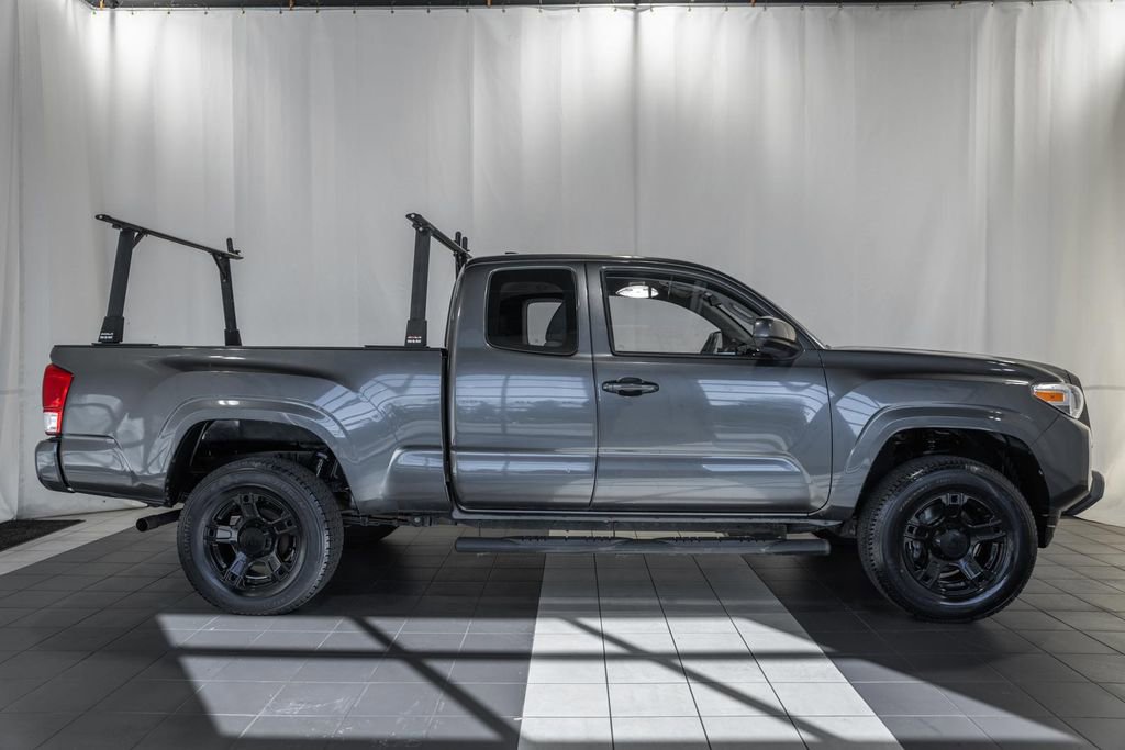 Used 2016 Toyota Tacoma SR5 image 3