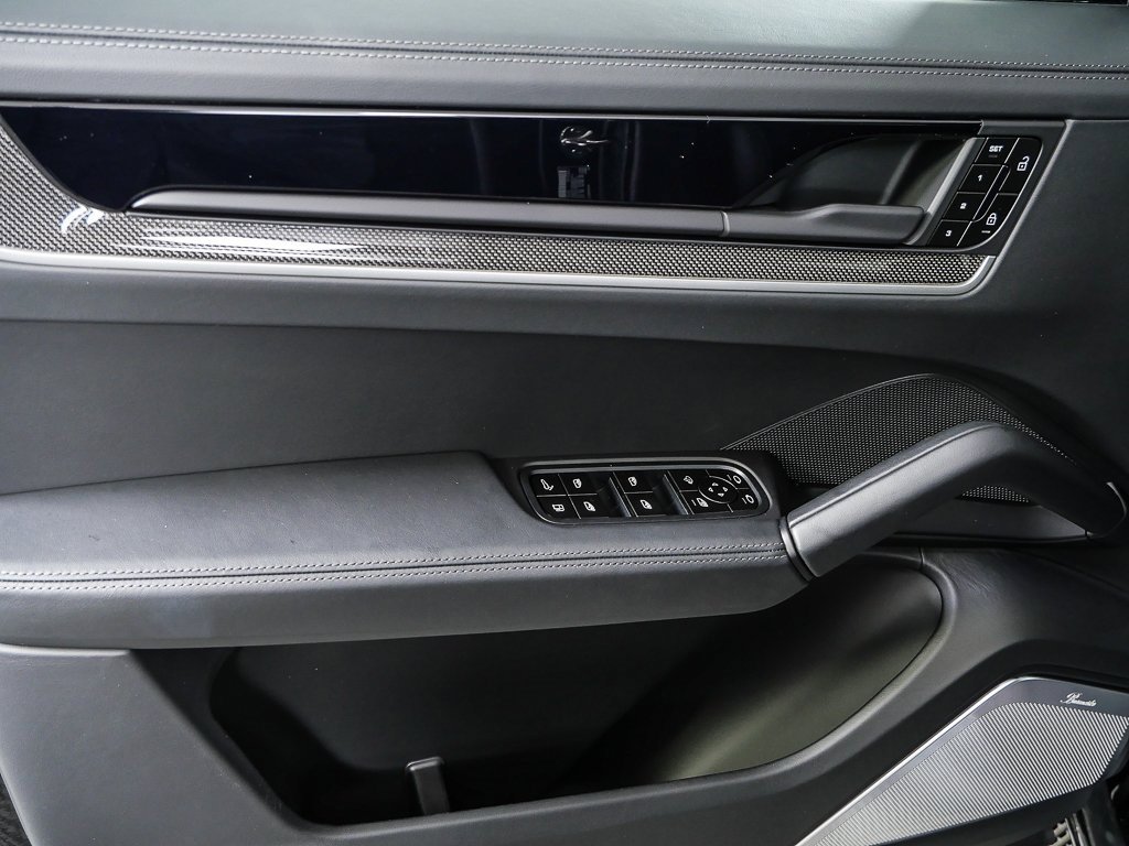 New 2026 Porsche Cayenne Turbo image 6