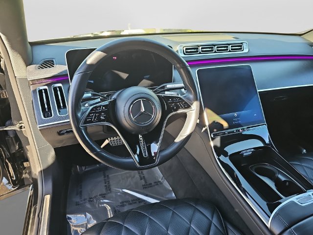 Used 2022 Mercedes-Benz S 580 4MATIC Sedan w/ AMG Line Package image 19