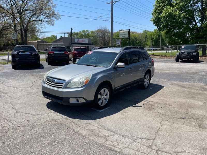 Used 2010 Subaru Outback 2.5i Premium AWD/4WD image 1
