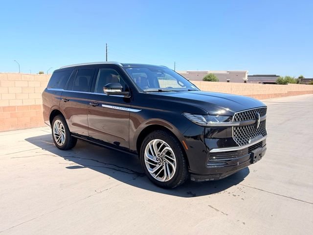 Used 2025 Lincoln Navigator Reserve AWD/4WD image 5