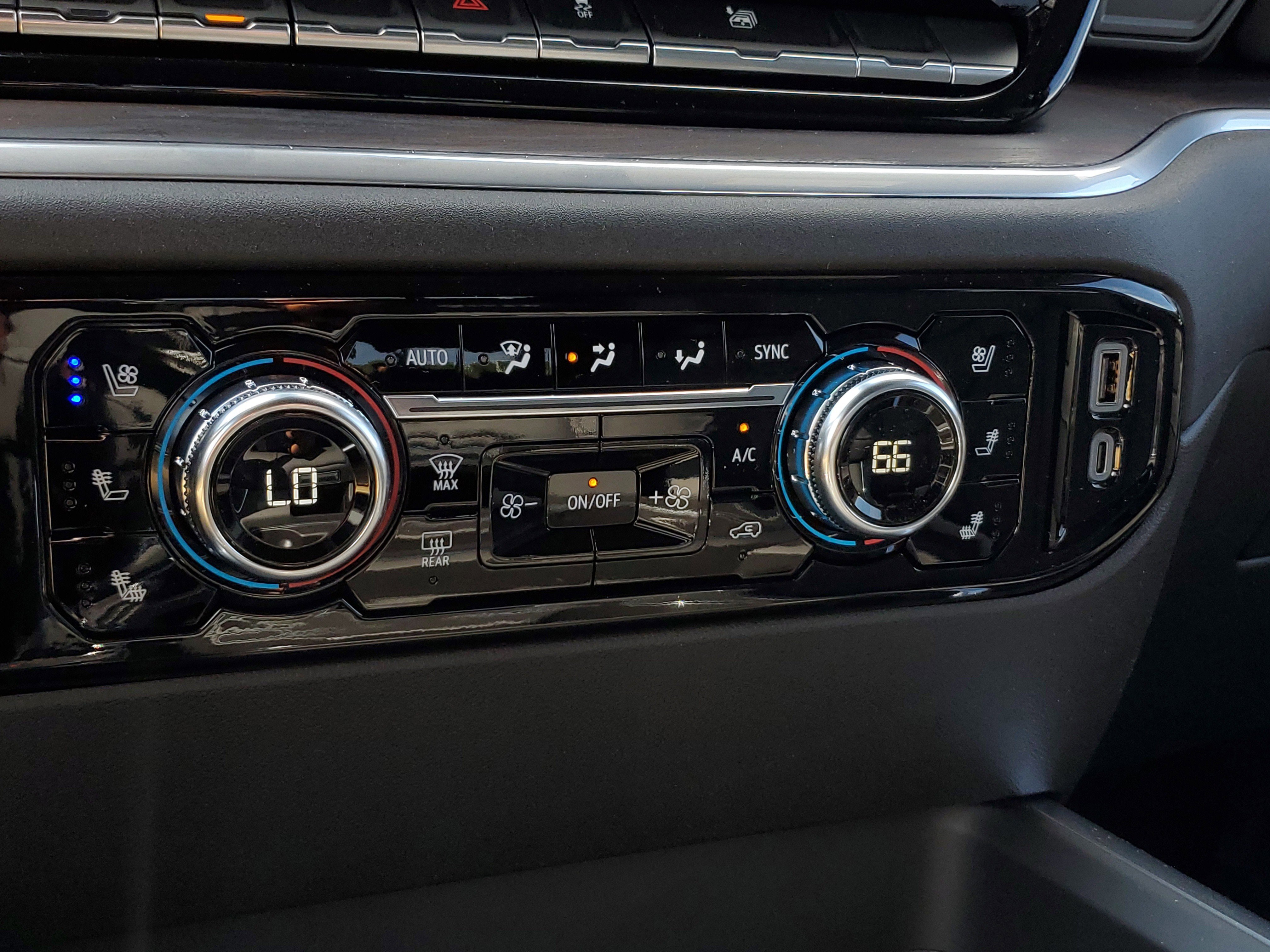 New 2025 GMC Sierra 2500 SLT w/ SLT Convenience Package image 29