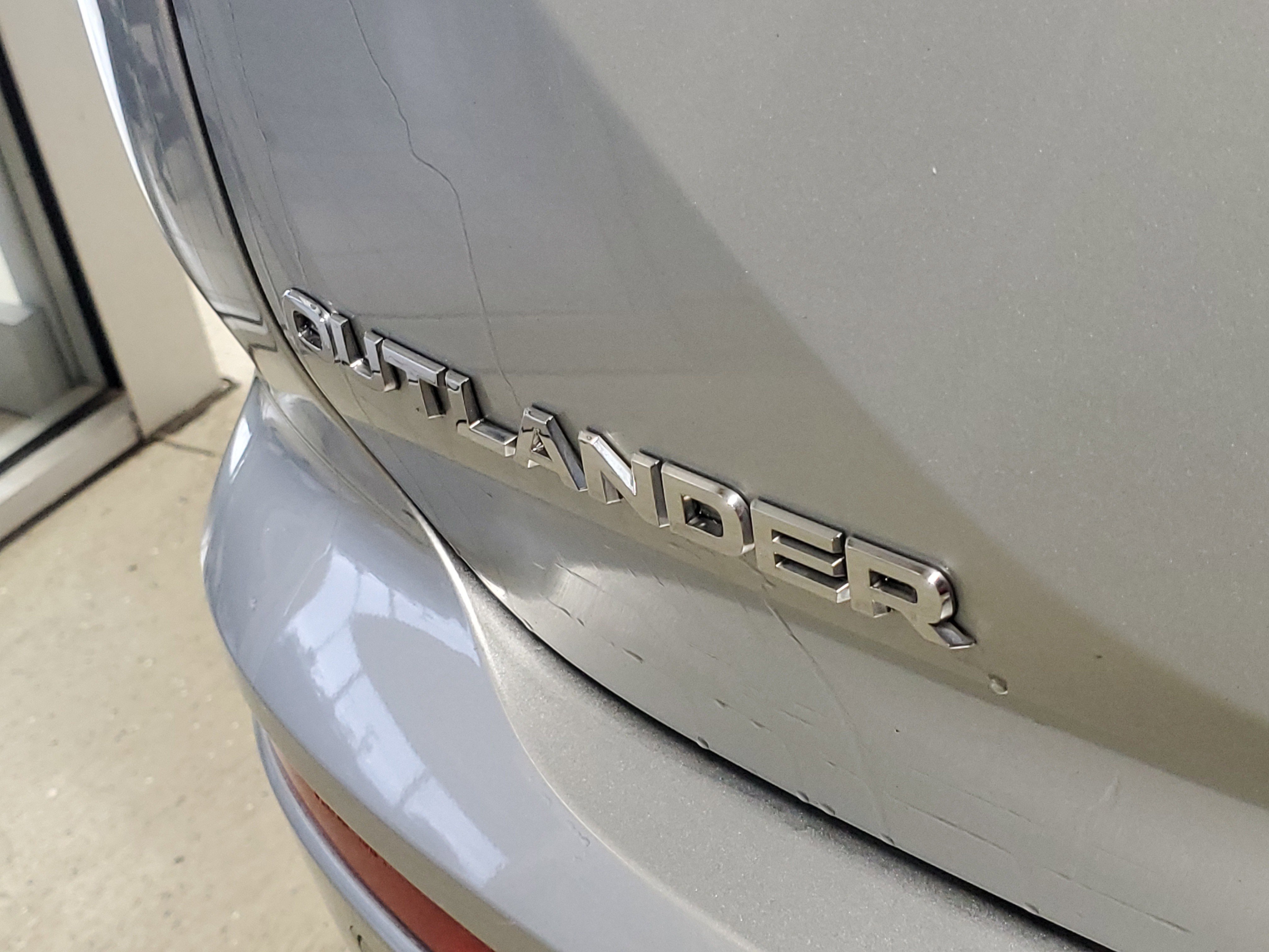 Used 2024 Mitsubishi Outlander SE AWD/4WD image 9