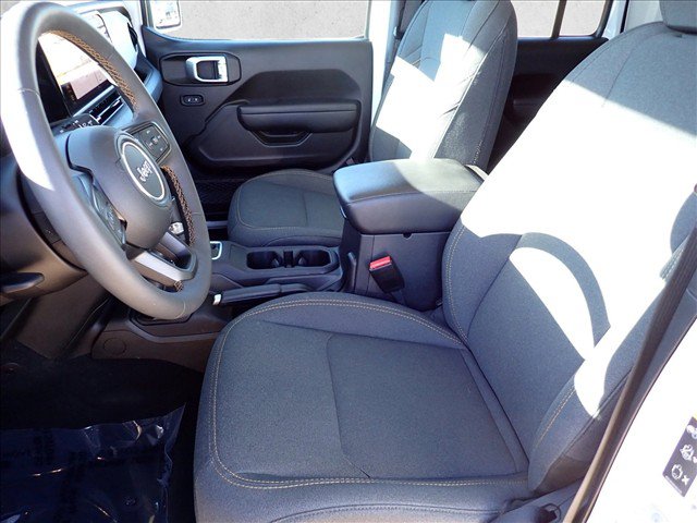 Used 2024 Jeep Wrangler Unlimited AWD/4WD image 10