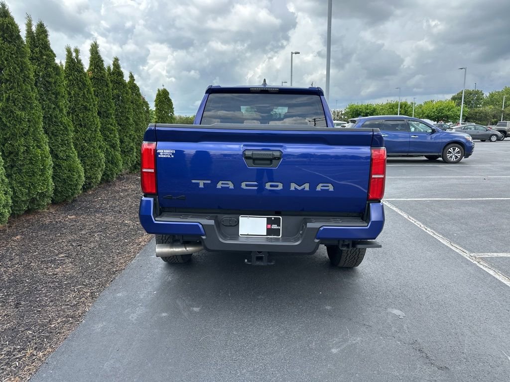 Certified 2025 Toyota Tacoma TRD Off-Road AWD/4WD image 6